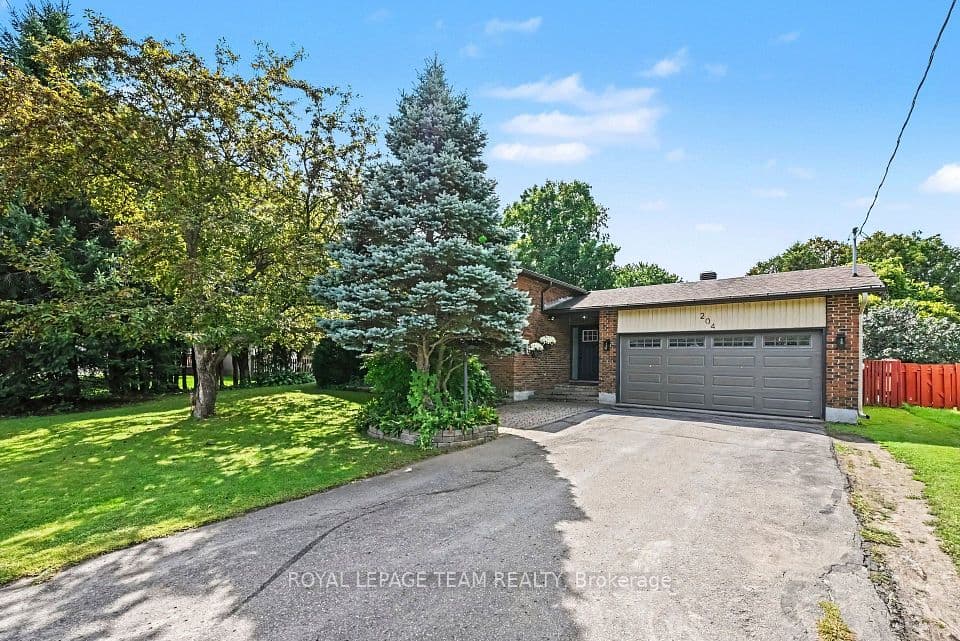204 Grace Avenue, Russell, ON K4R 1B4 – main photo