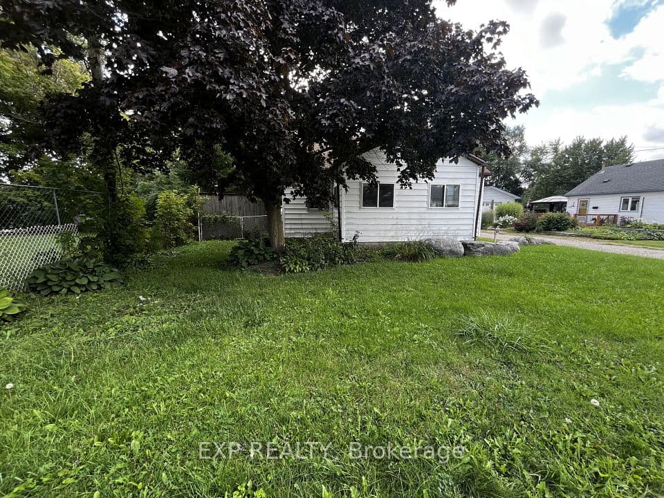 155 North Street, Southwest Middlesex, ON N0L 1M0 – photo 2