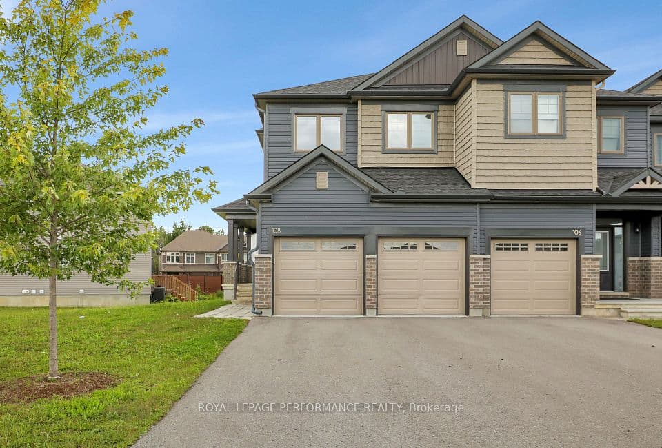 108 Wabikon Crescent, Blossom Park - Airport and Area, ON K1X 0H8 – main photo