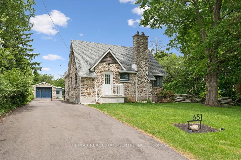 651 Dundas Street S, Cambridge, ON N1R 5S2 – photo 2