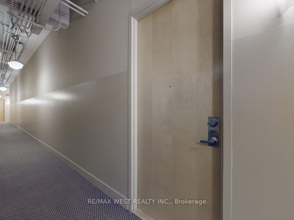 410 King Street W 207, Kitchener, ON N2G 1C3 – photo 3