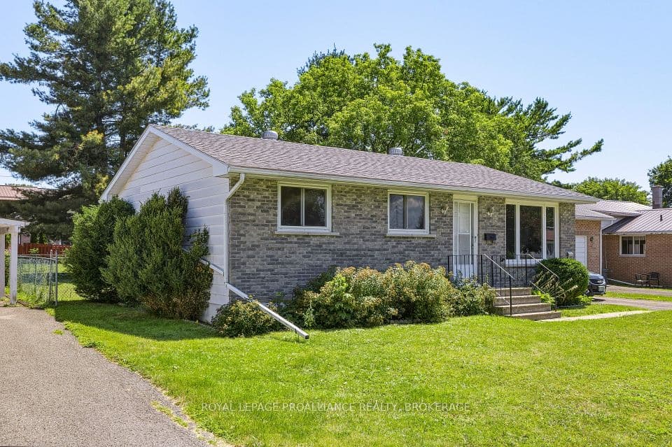 367 Georgiana Street, Gananoque, ON K7G 1N1 – main photo