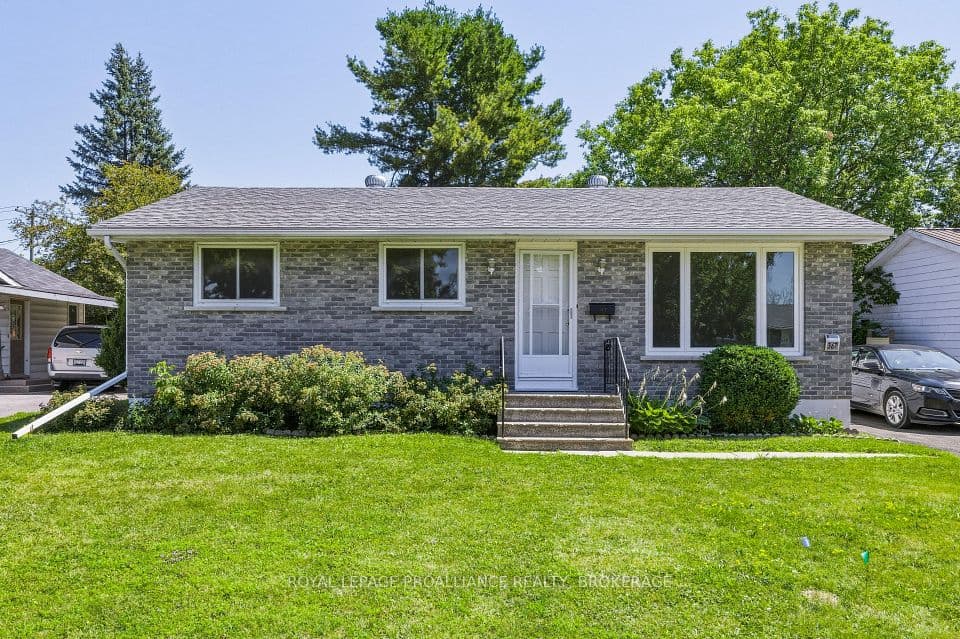 367 Georgiana Street, Gananoque, ON K7G 1N1 – photo 2