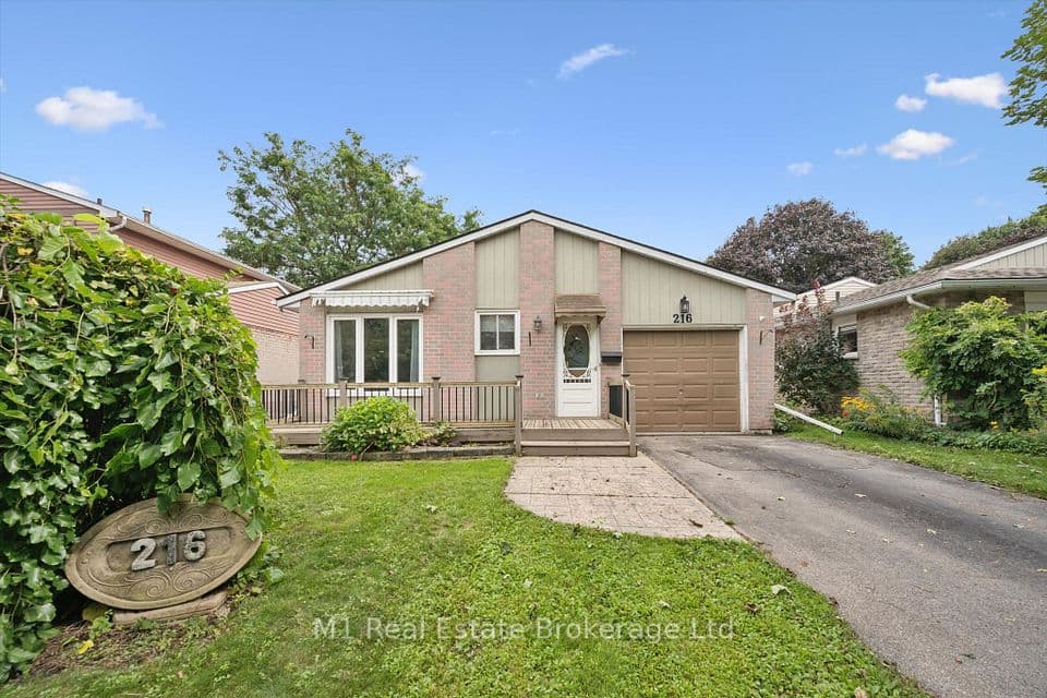 216 Parkside Drive E, Centre Wellington, ON N1M 3E8 – main photo