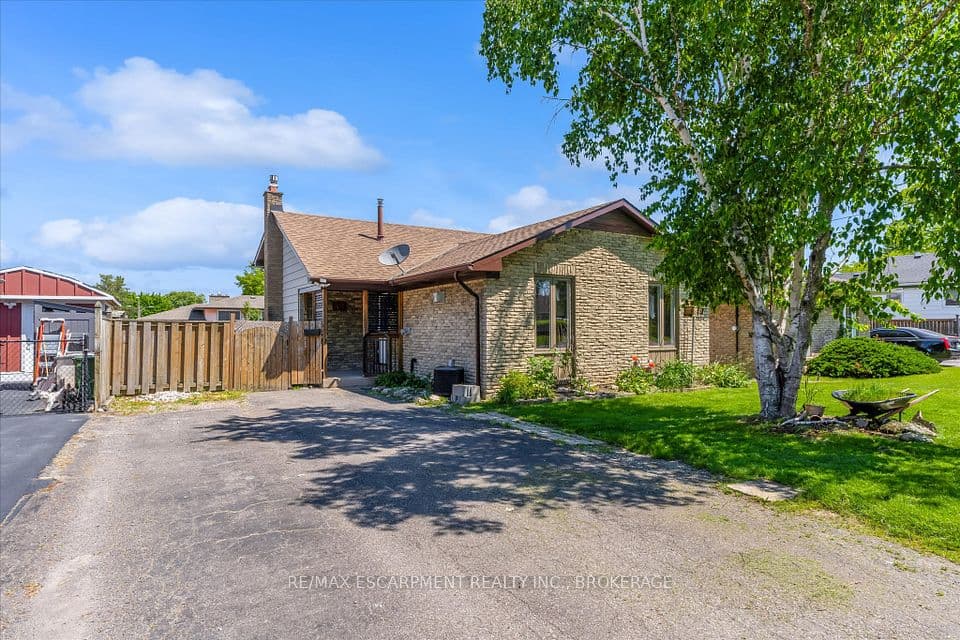 49 Grove Avenue, St. Catharines, ON L2P 1C9 – main photo