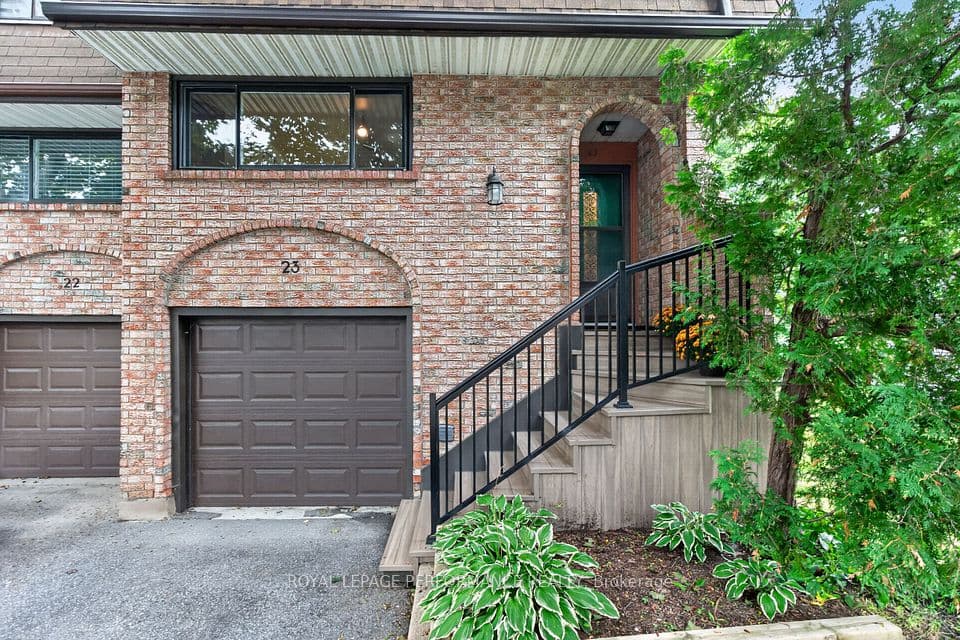 2 Bertona Street 23, South of Baseline to Knoxdale, ON K2G 0W2 – photo 2