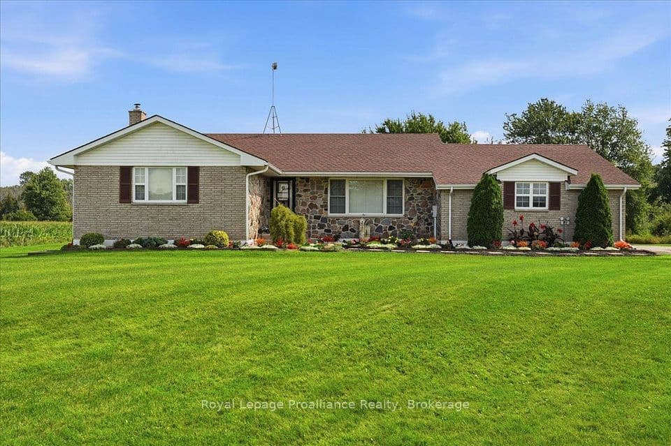 305 Valley Road, Prince Edward County, ON K0K 1A0 – main photo