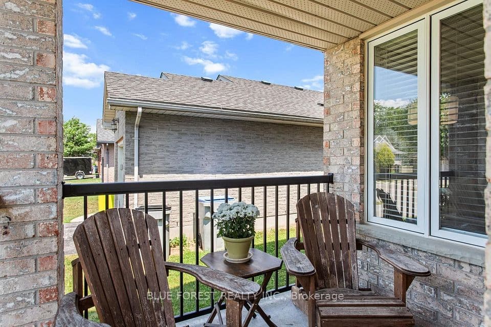 51 Hickory Boulevard W, Strathroy-Caradoc, ON N7G 4E9 – photo 2