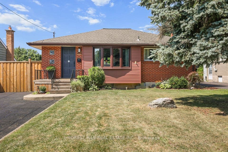 203 Merlin Crescent, London East, ON N5W 5A2 – main photo