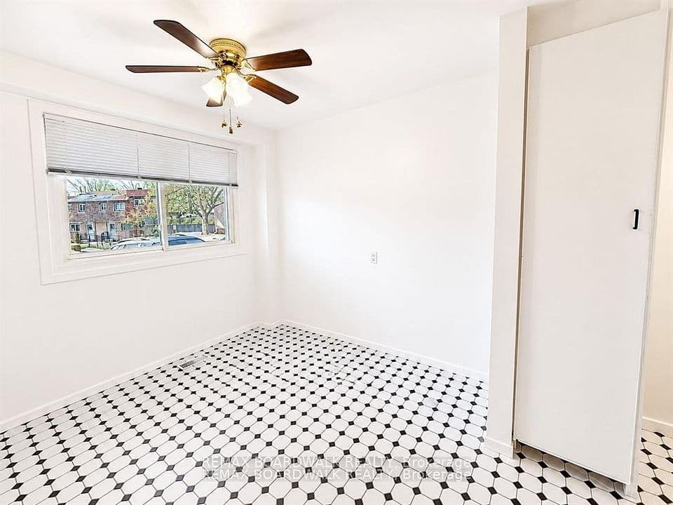 53J Sumac Street, Beacon Hill North - South and Area, ON K1J 7T7 – photo 3