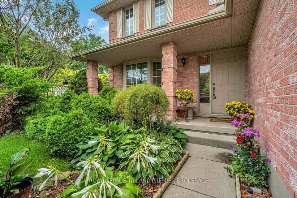 74 Napoleon Drive, London East, ON N5V 4A9 – photo 3