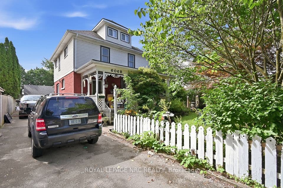 6068 Dixon Street, Niagara Falls, ON L2G 2L5 – main photo