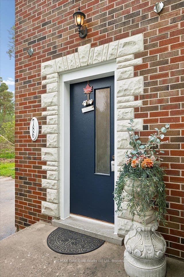 786 Stirling Avenue S, Kitchener, ON N2M 3K3 – photo 3