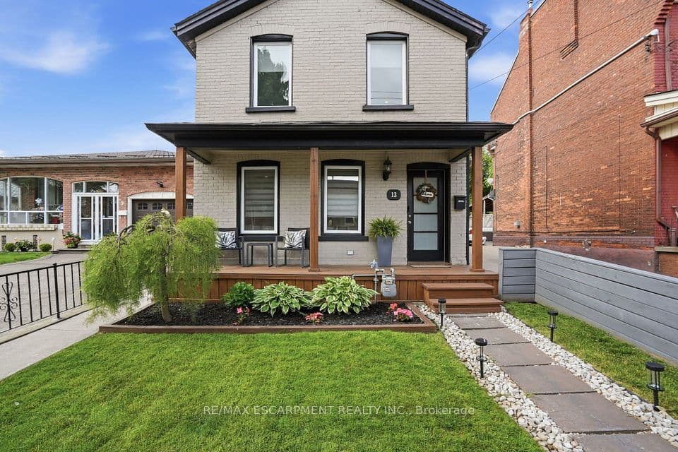 13 Picton Street W, Hamilton, ON L8L 1E1 – main photo