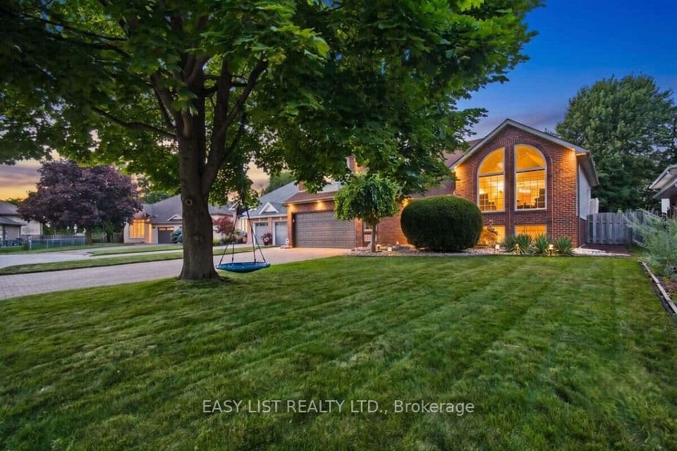 5929 Rosewood Crescent, LaSalle, ON N9J 3L7 – main photo
