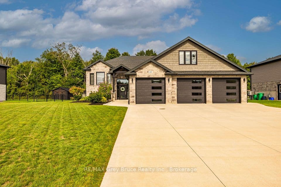 63 Howe Drive, Georgian Bluffs, ON N0H 2K0 – photo 2