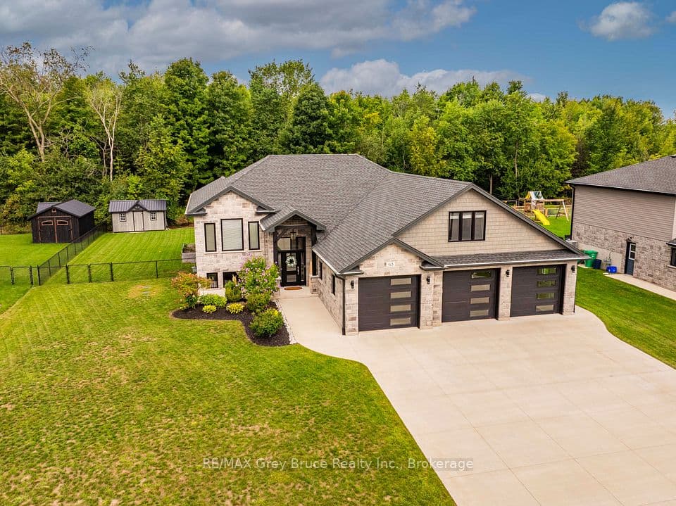 63 Howe Drive, Georgian Bluffs, ON N0H 2K0 – main photo