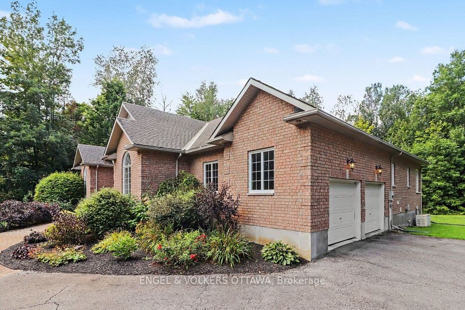6235 Deermeadow Drive, Greely - Metcalfe - Osgoode - Vernon and Area, ON K4P 1M9 – photo 3