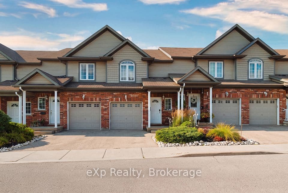 975 Strasburg Road 4, Kitchener, ON N2E 0A8 – main photo