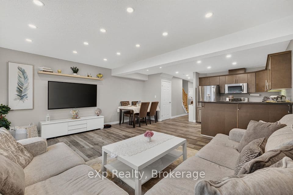 975 Strasburg Road 4, Kitchener, ON N2E 0A8 – photo 2