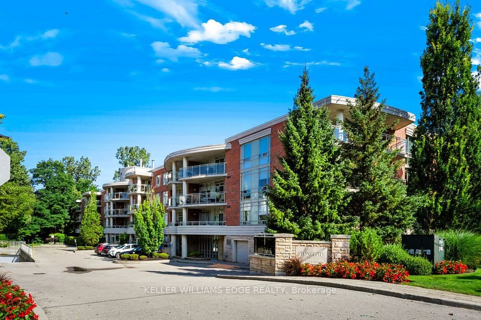 125 Wilson Street W 301, Hamilton, ON L9G 0B3 – main photo