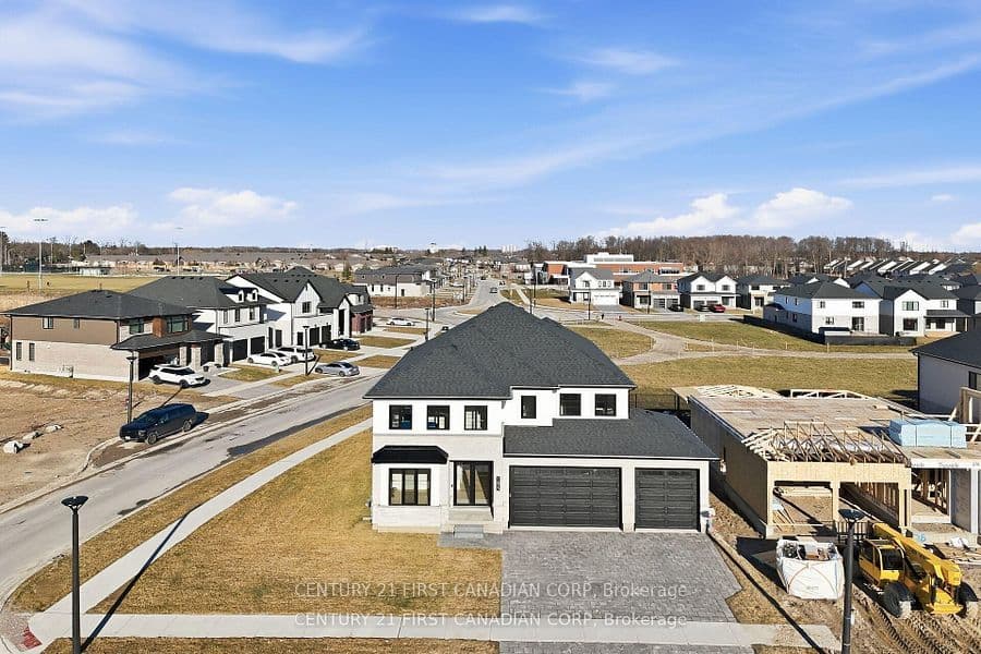 1673 Medway Park Drive, London North, ON N6G 3W1 – photo 2