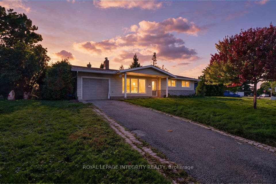 4 Marsden Place, Crystal Bay - Rocky Point - Bayshore, ON K2H 5L5 – main photo