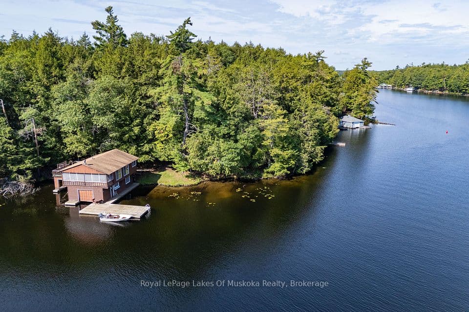 2115 Lake Muskoka, Muskoka Lakes, ON P0C 1M0 – main photo