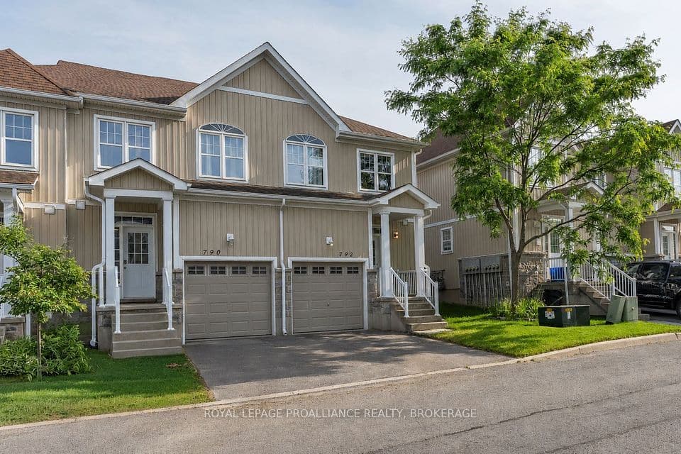 792 Newmarket Lane, Kingston, ON K7K 6K7 – main photo