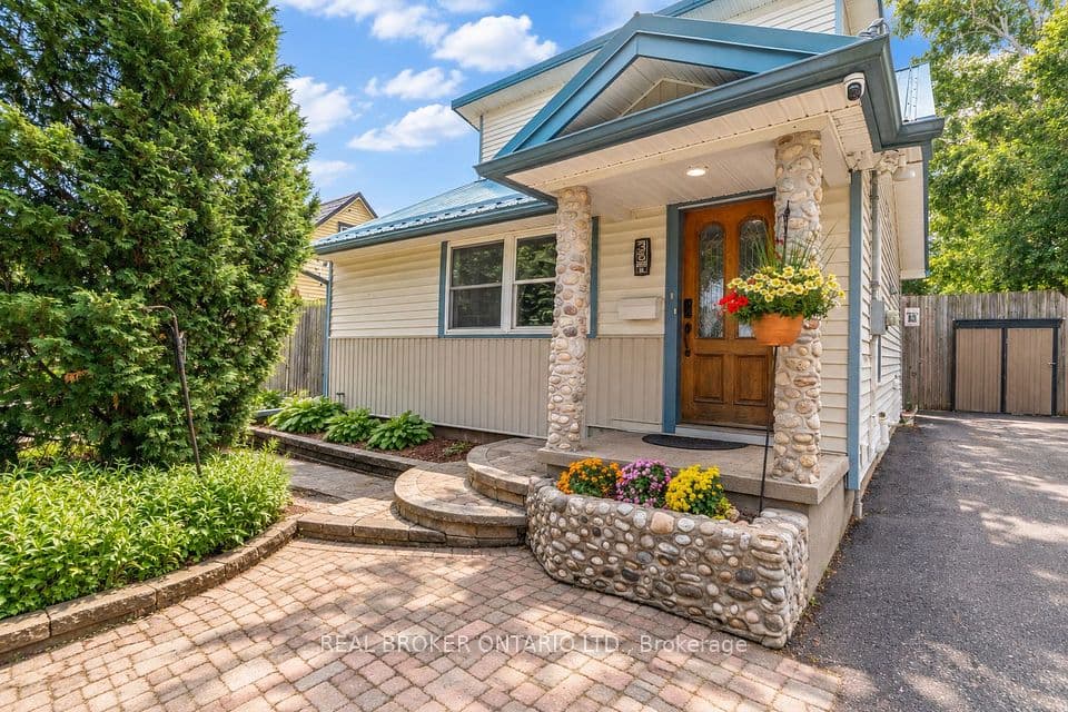 35 Perth Road, Kitchener, ON N2M 3G6 – photo 2