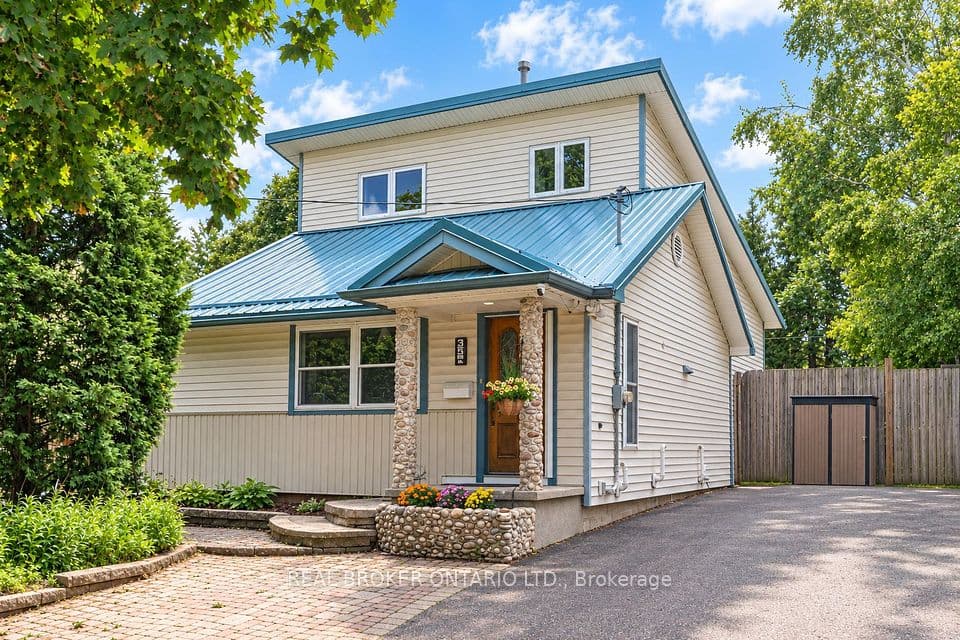 35 Perth Road, Kitchener, ON N2M 3G6 – main photo