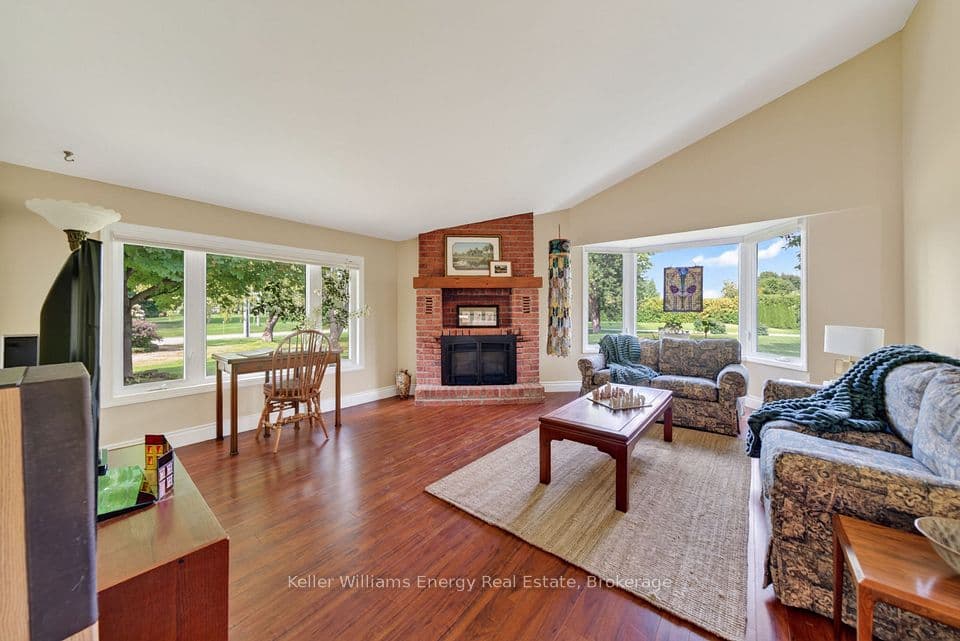 89 Smith's Bay Avenue, Prince Edward County, ON K0K 2T0 – photo 3