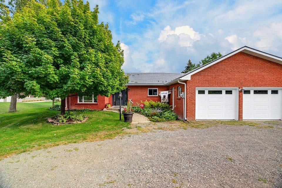 89 Smith's Bay Avenue, Prince Edward County, ON K0K 2T0 – main photo