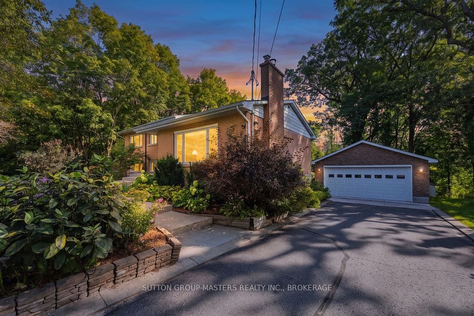732 Centre Street, Kingston, ON K7M 5E4 – main photo