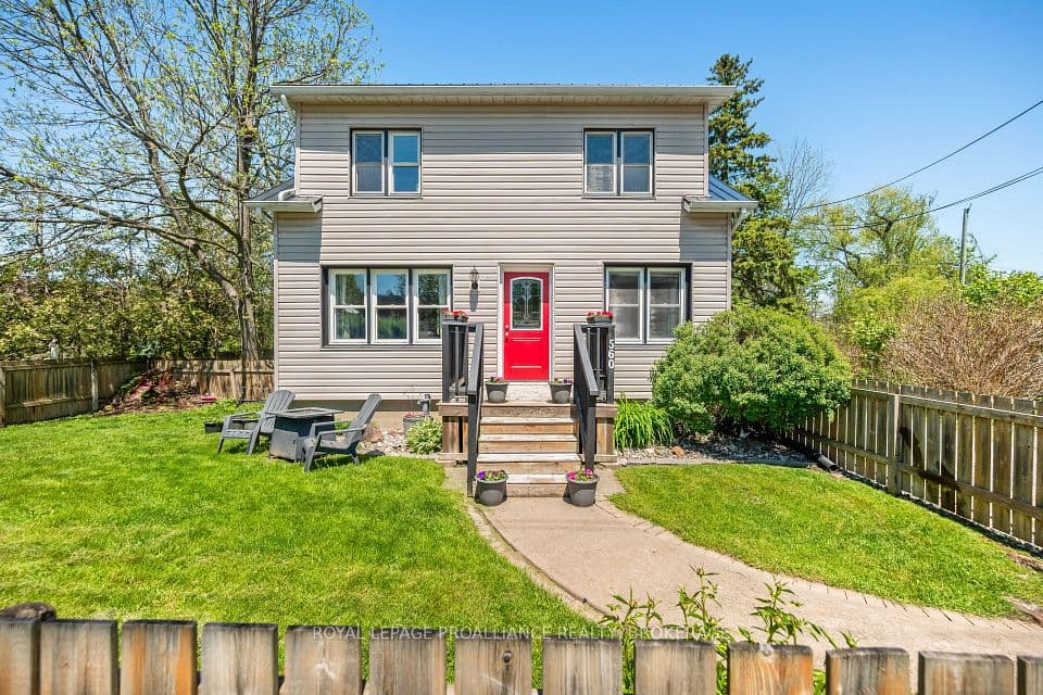 560 King Street W, Gananoque, ON K7G 2H1 – photo 2