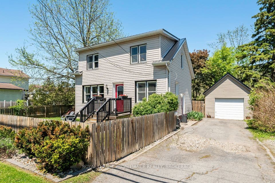 560 King Street W, Gananoque, ON K7G 2H1 – main photo