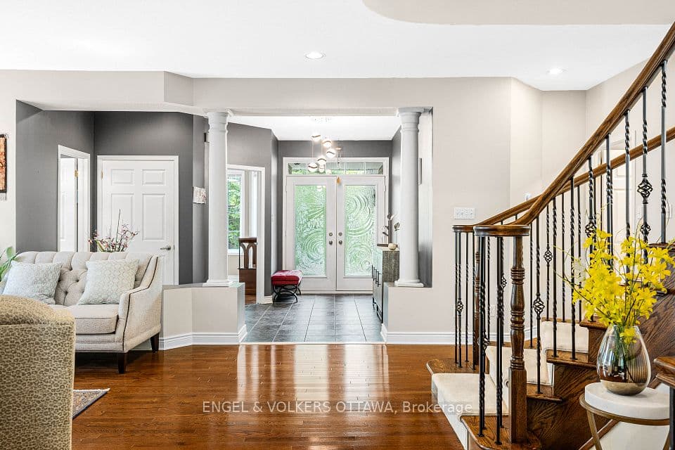 8 Glenrill Place, Kanata, ON K2M 2T6 – photo 3