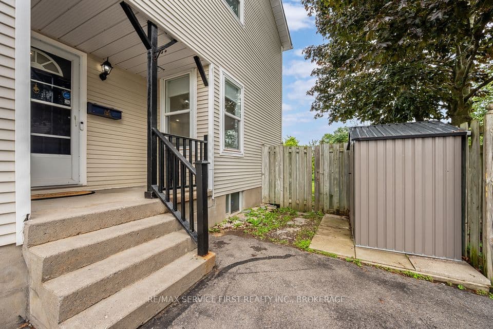 53 MCKEOWN Crescent, Loyalist, ON K7N 1Y4 – photo 3