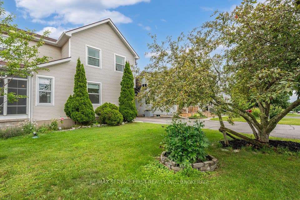 53 MCKEOWN Crescent, Loyalist, ON K7N 1Y4 – photo 2
