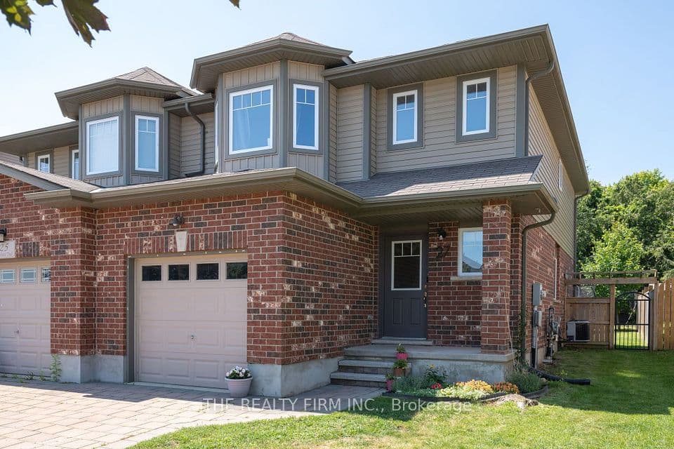 27 Leesboro Trail, Thames Centre, ON N0M 2P0 – main photo
