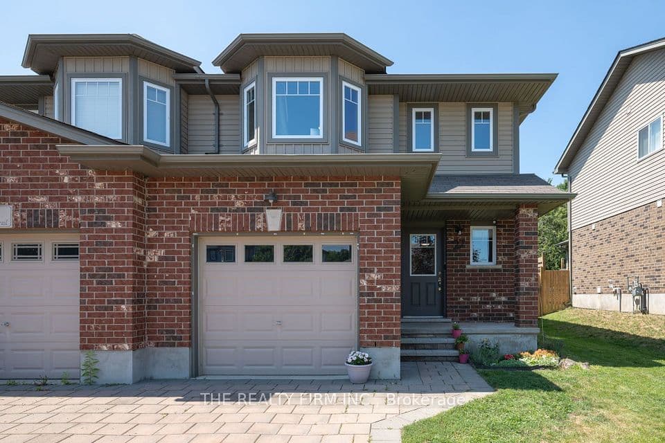 27 Leesboro Trail, Thames Centre, ON N0M 2P0 – photo 3