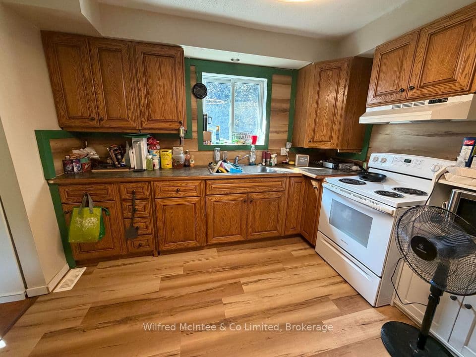 2 Parkview Court, Brockton, ON N0G 2V0 – photo 2
