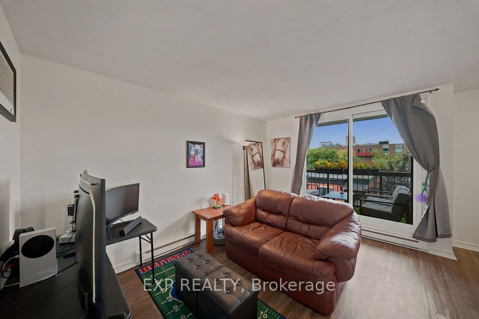 222 Guigues Avenue 401, Lower Town - Sandy Hill, ON K1N 5J2 – photo 3