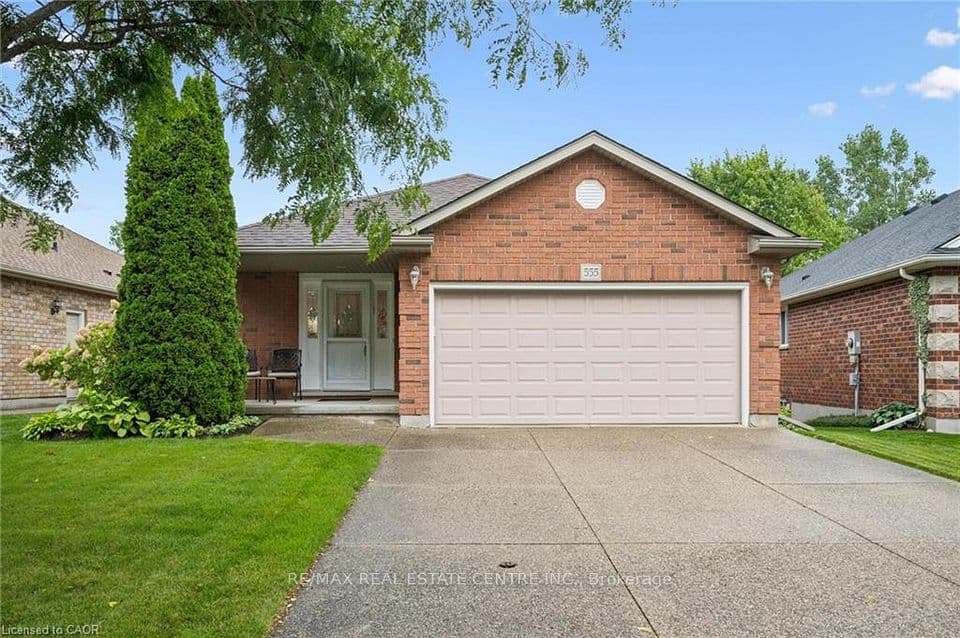 555 Killbear Court, Waterloo, ON N2V 2R9 – main photo