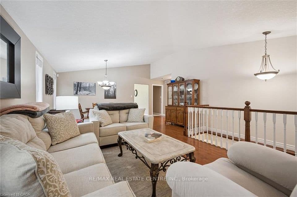 555 Killbear Court, Waterloo, ON N2V 2R9 – photo 3