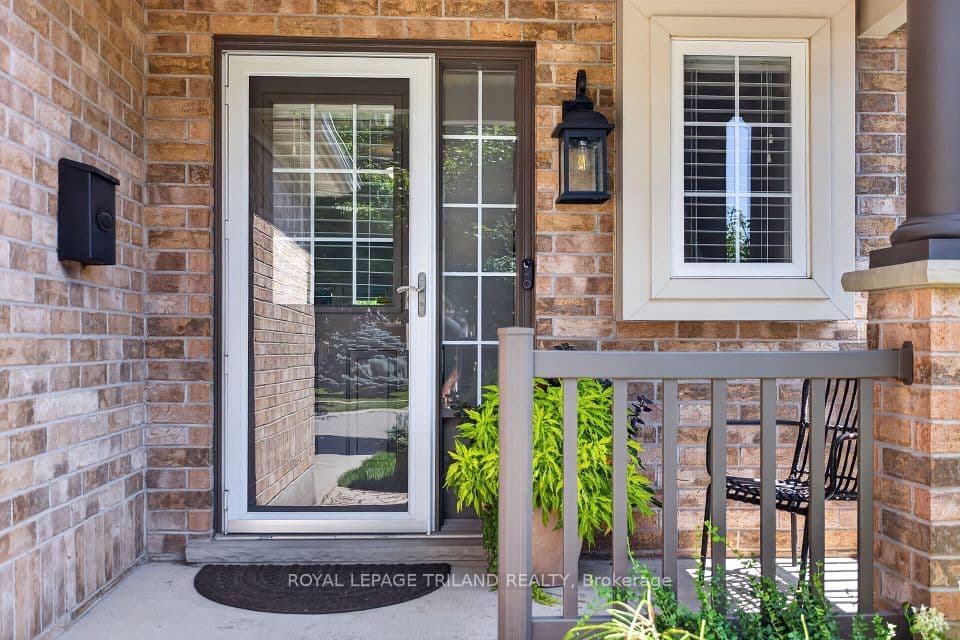 98 Rossmore Court, London South, ON N6C 6B8 – photo 3
