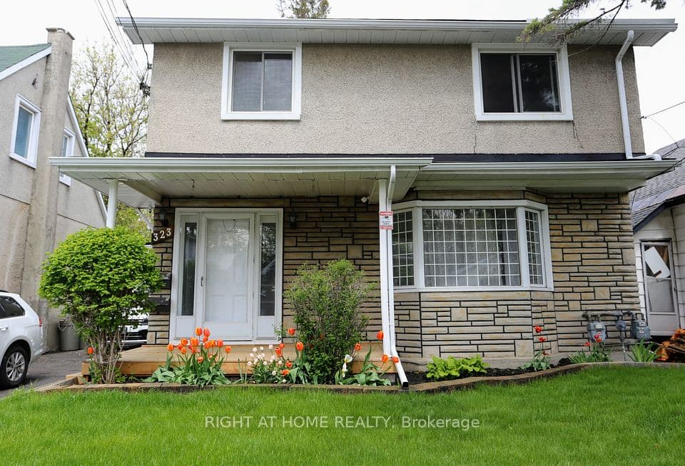 323 Levis Avenue, Vanier and Kingsview Park, ON K1L 6H1 – main photo