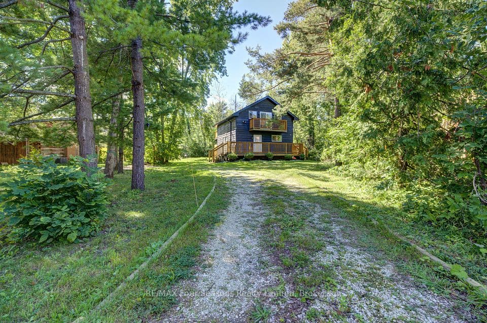 126 Martin Grove N, Blue Mountains, ON L9Y 0N5 – main photo
