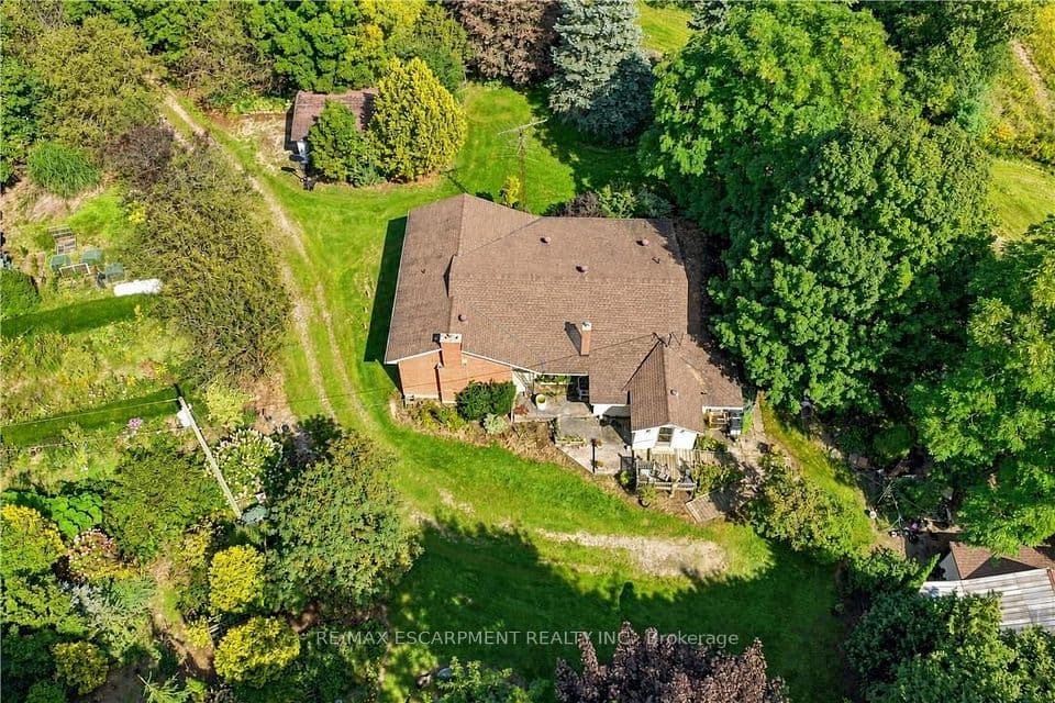 994 Safari Road, Hamilton, ON L8B 1S9 – photo 3