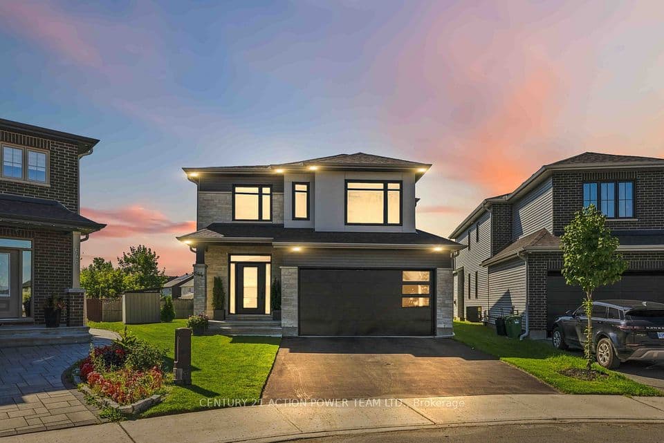 644 Moonflower Crescent, Blossom Park - Airport and Area, ON K1T 0X8 – main photo